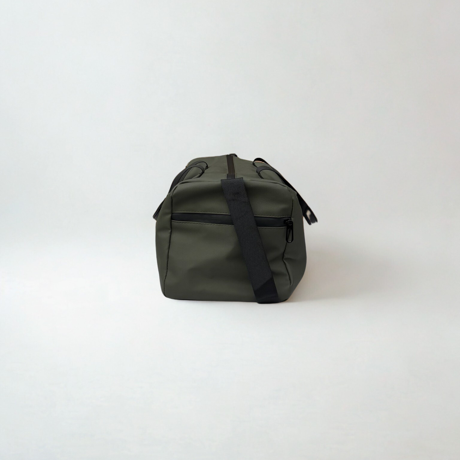 Waterproof Travel Duffle Bag - Lightweight Weekender & Gym Bag | Sharp Travel